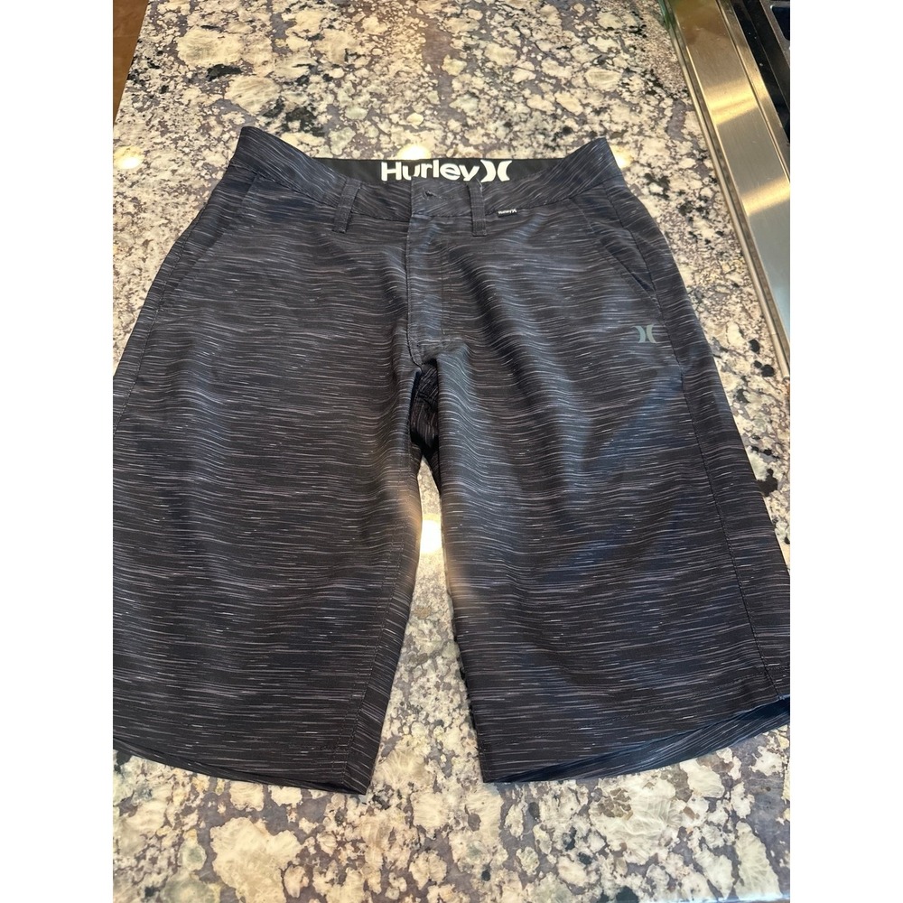 Hurley Hybrid Walk Shorts in a Black Heather, size 28